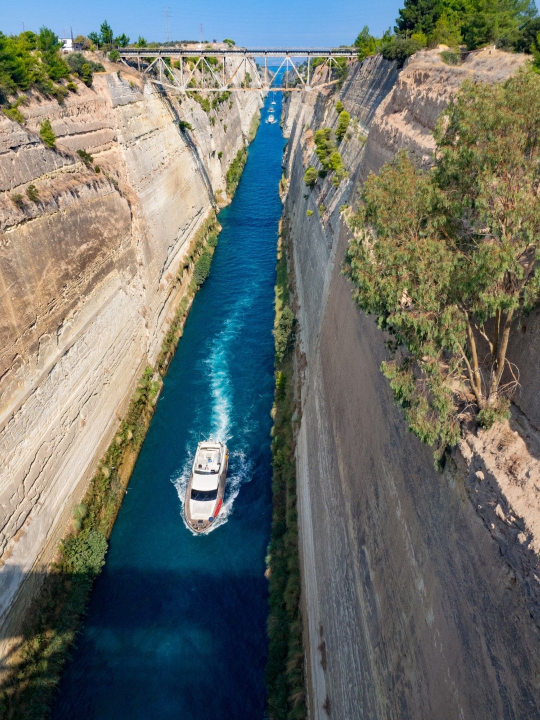 Коринтският канал в Гърция