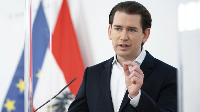 Бившият австрийски канцлер Себастиан Курц обяви оставката си като председател