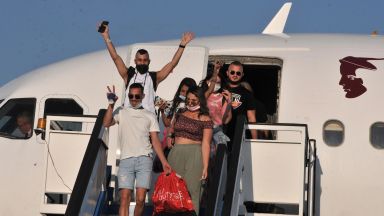 Първите израелски туристи пристигнаха в Слънчев бряг (снимки)