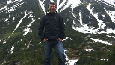 Владимир Каролев остава в тежко състояние а днес по спешност