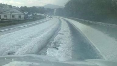 Силна градушка падна в района на пътя Хасково Черноочене около 13 30