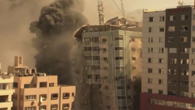 Израелската армия нанесе днес удар по близо десететажна сграда в