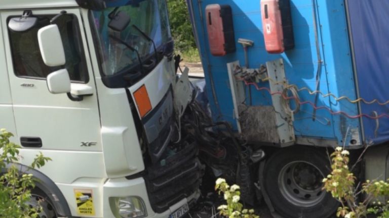 Четири са жертвите на жестоката катастрофа, станала на международния път