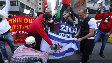 Хиляди по улиците в САЩ и Канада в подкрепа на палестинците, гориха израелски знамена
