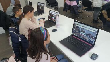 Българчета от неделни училища зад граница са попълнили първия по