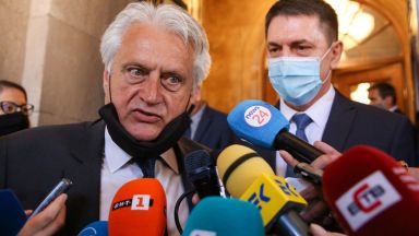 Ръководни кадри в системата за сигурност за излезли в неплатен