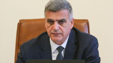 Служебният кабинет започна извънредно заседание за да приеме план сметката за