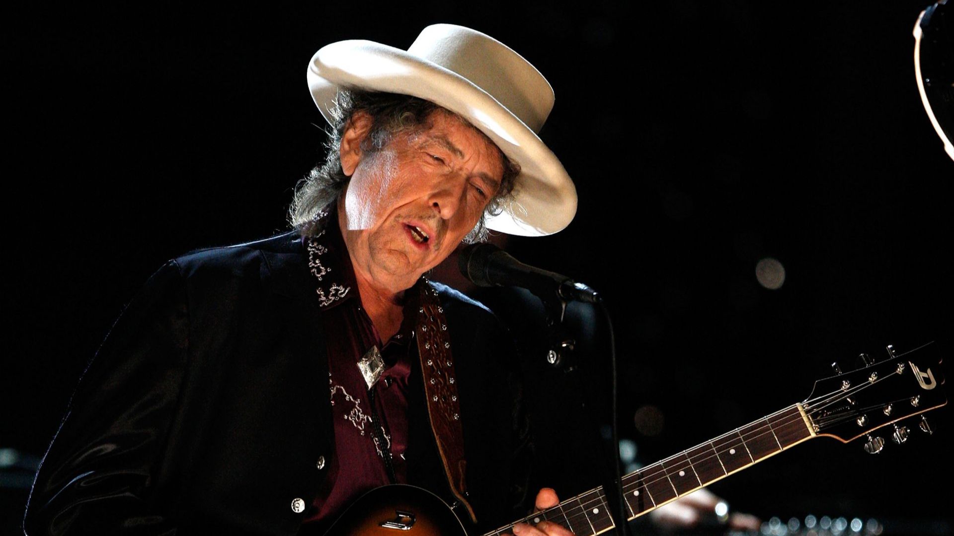 Боб Дилън се завърна на сцената, макар и онлайн