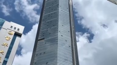 Небостъргач в южния китайски град Шънджън бе евакуиран след като
