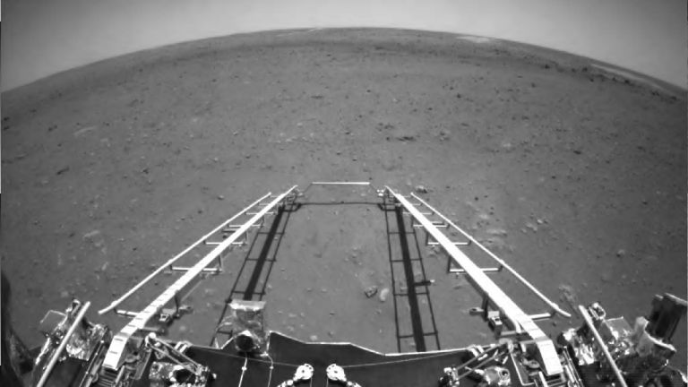 Китай показа първите си снимки от Марс