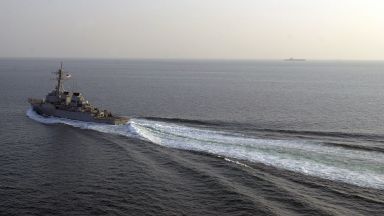 Китай заяви днес че американски военен кораб е навлязъл незаконно