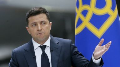 Президентът на Украйна Володимир Зеленски призова украинците да не изпадат