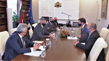 Министър председателят Стефан Янев проведе среща с посланика на Великобритания Роб
