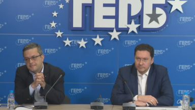 Служебното правителство се превръща в предизборен щаб на президента Румен