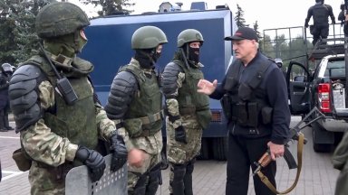 Внезапните учения в Беларус израз на зависимостта от Москва
В