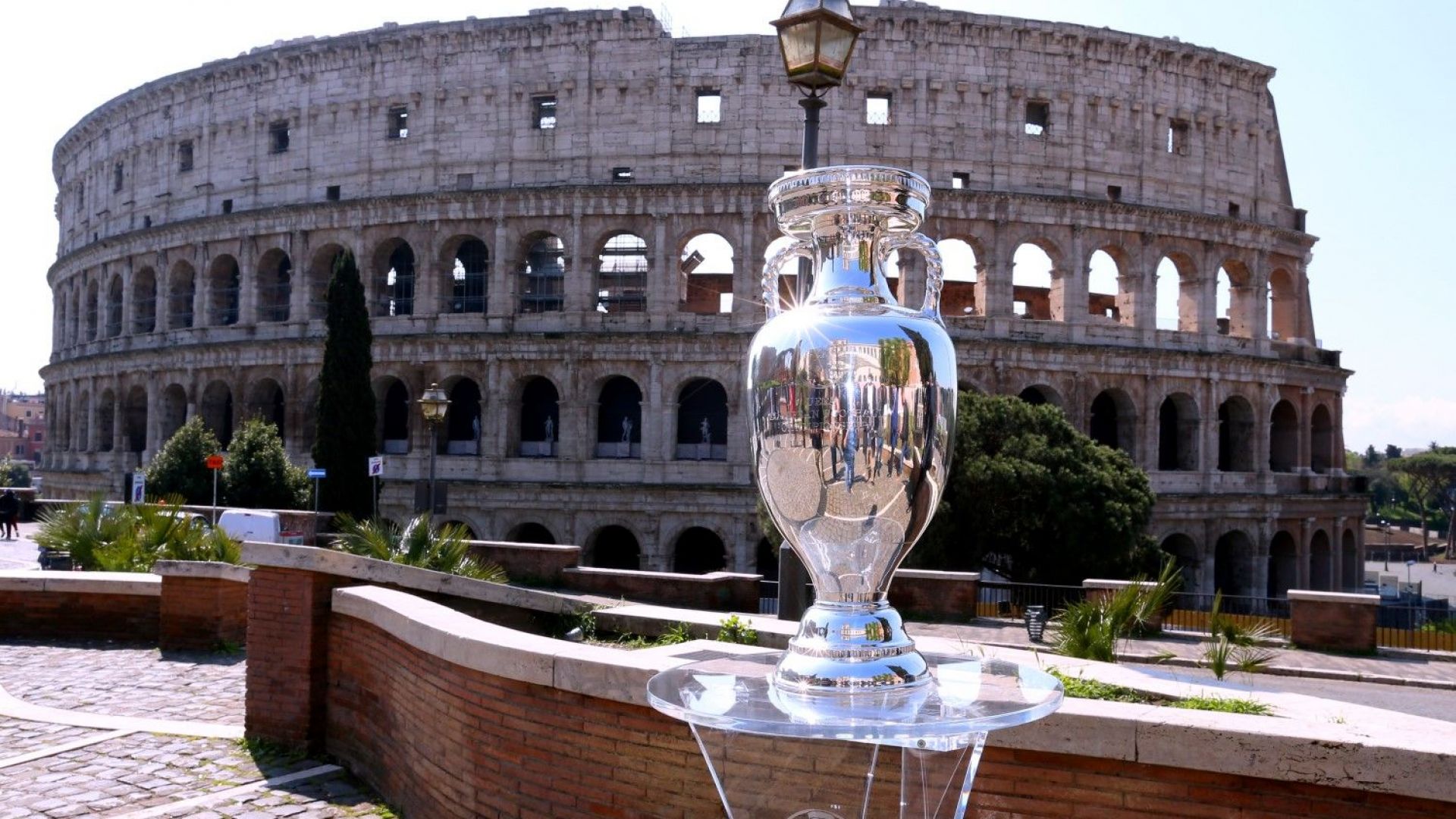 От Баку до Рим, с много фенове и куп фаворити: Всичко, което трябва да знаете за Евро 2021