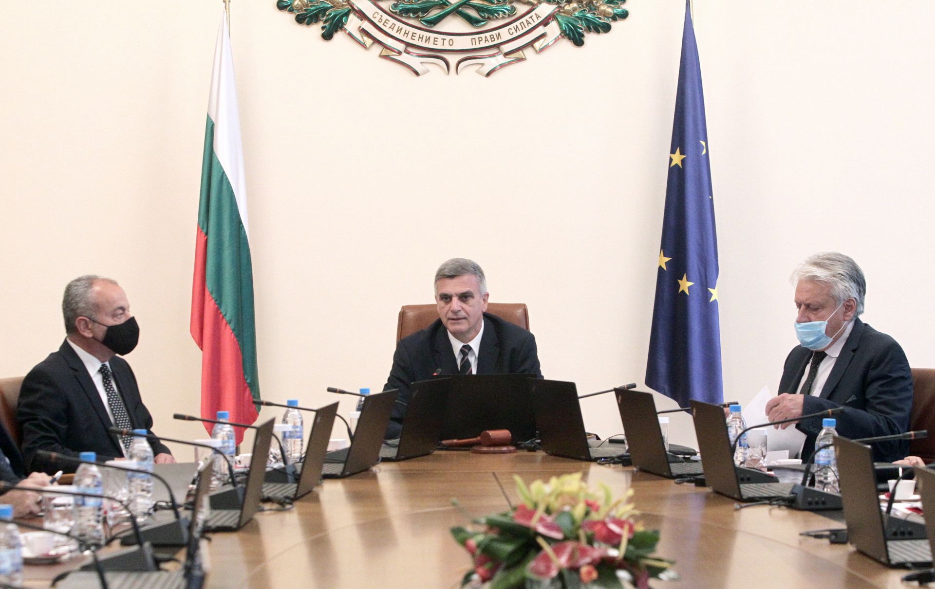 Стефан Янев проведе заседание на служебния кабинет