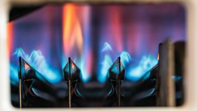 Бойлерите на газ отделяли 2 пъти повече емисии от електроцентралите