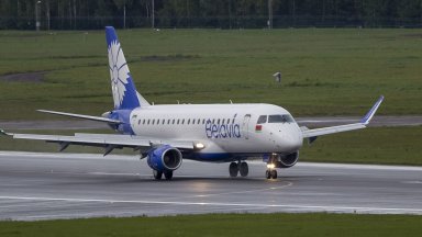 Беларуски пътнически самолет изпълняващ полет от Минск за Барселона се