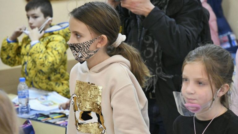 Четвъртокласниците се явяват на национално външно оценяване по математика. Изпитът