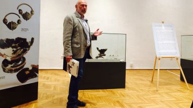 Зад плоските шегички на Зоран Заев с маймуните не стои