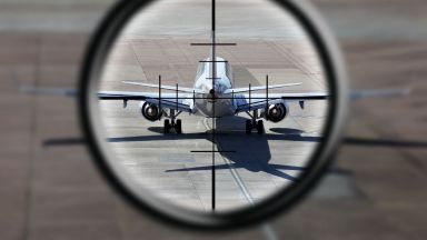 Принудителното приземяване на самолета на Ryanair в Минск и арестуването