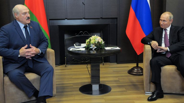 Броени дни след принудителното отклоняване на самолета на Райънеър към