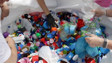 За по малко от година кампанията Капачки за бъдеще събра достатъчно