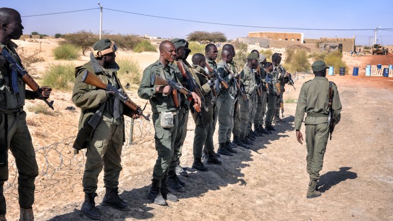 Голям брой ученици са били отвлечени в неделя, а един