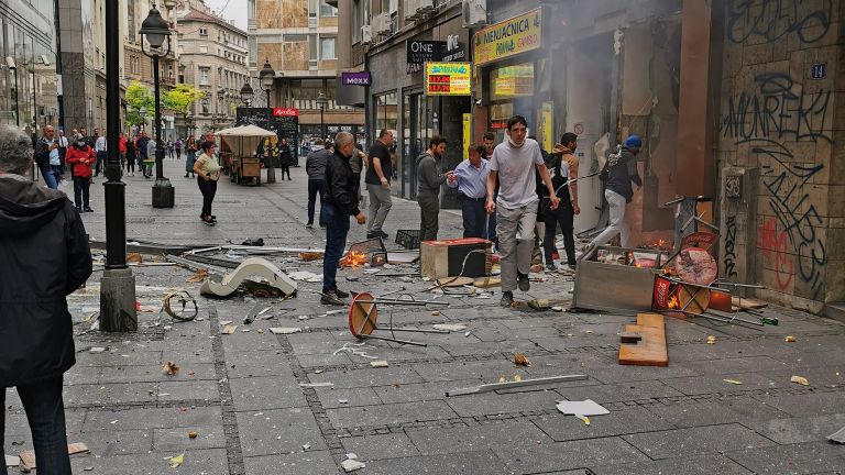 Петима души бяха ранени при взрив на газова бутилка в