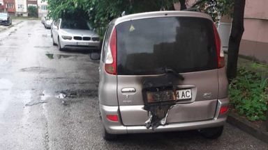 С коктейли "Молотов" запалили колата на инспектора от ДАИ-Пазарджик