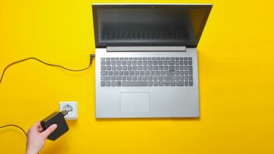 Как да предпазите зарядно за лаптоп