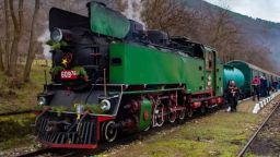 Атракционен тур с парен локомотив по теснолинейката Септември-Велинград