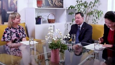Разговор с политическия съветник на Н П посланика на КНР Ян