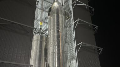 Пентагонът ще тества военните възможностите на Starship