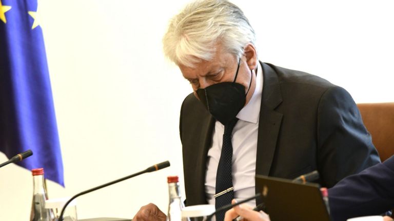 Вицепремиерът Бойко Рашков оглавява Националната комисия за борба с трафика на хора