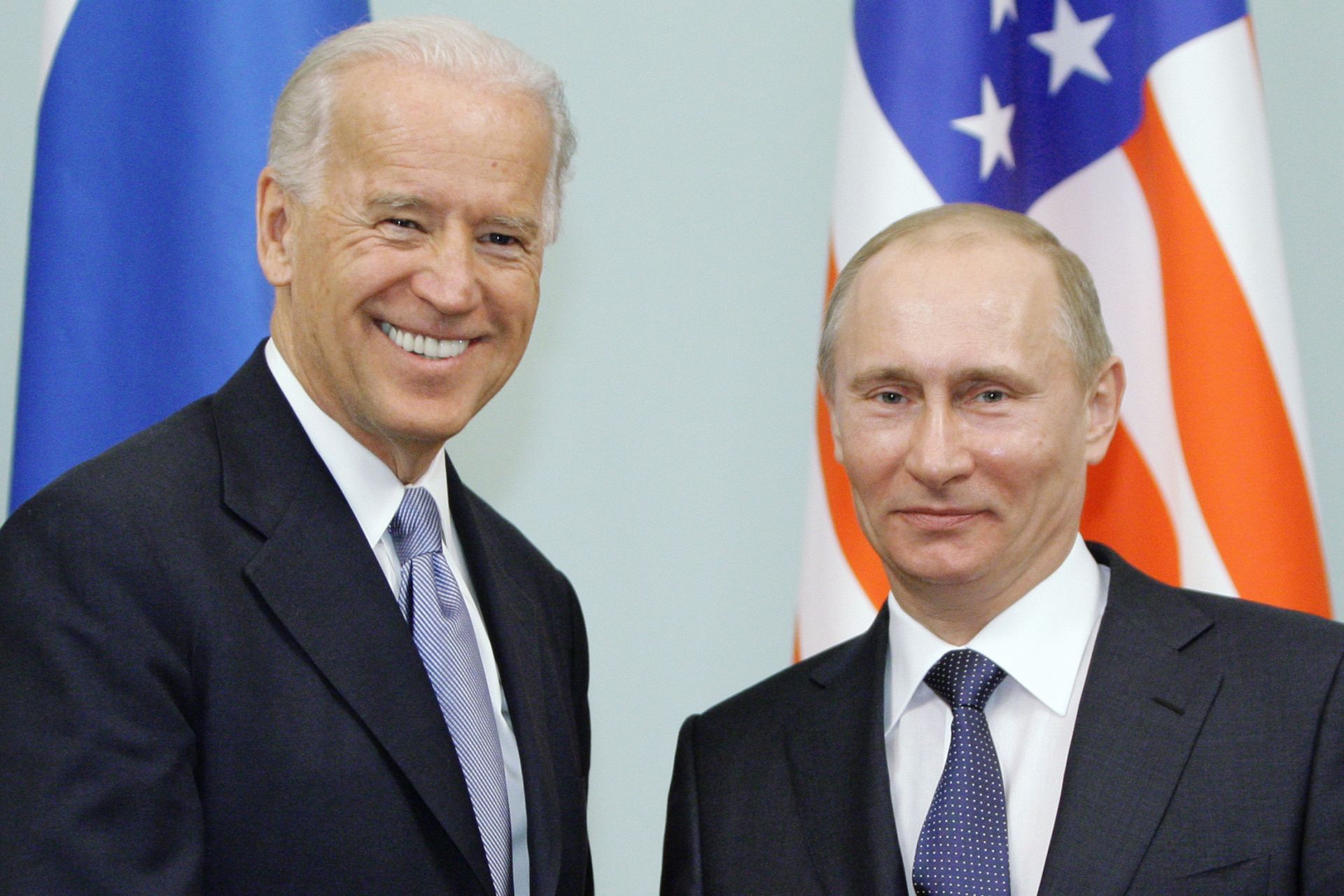 Март 2011 година, когато Джо Байдън беше вицепрезидент, се срещна с Владимир Путин в Русия