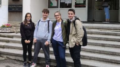 Ученици от езиковата гимназия Професор Асен Златаров във Велико Търново