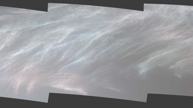 Заснеха иридисцентни облаци на Марс