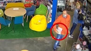 Откраднаха кутия с дарения за болно дете в Плевен (видео)