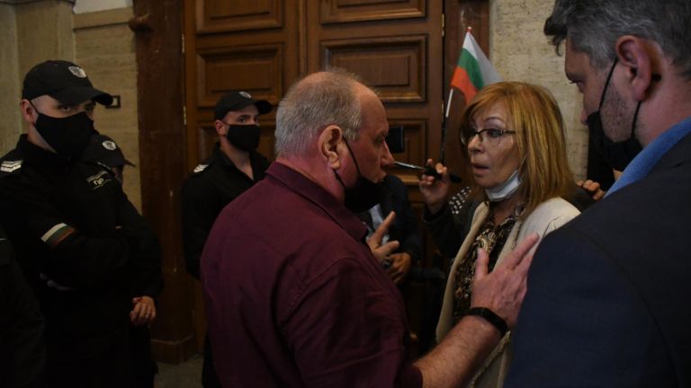 Бившата съдийка Румяна Ченалова осъди прокуратурата заради обвиненията по „Белведере“ и „Соло“
