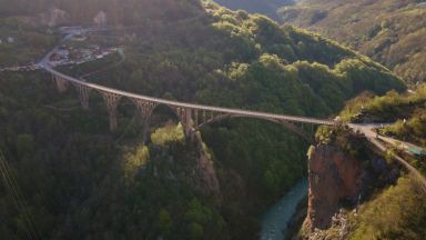 Черна гора: Истинската цена на една магистрала за един милиард долара
