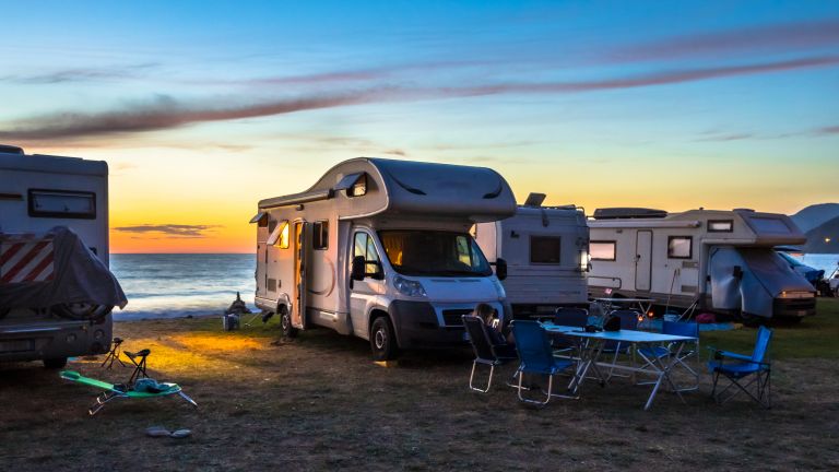 Нови правила за разполагане на палатки, кемпери или каравани извън