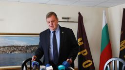 Каракачанов: Украинците ще препродадат българските БТР-и в Африка