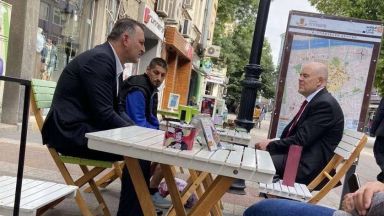 Главният прокурор Иван Гешев и окръжният прокурор Румен Попов бяха забелязани