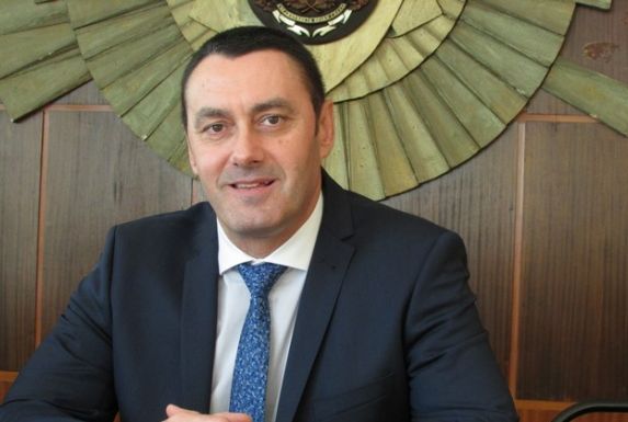 Старши комисар Димитър Попов сдаде шефския пост в полицията в Перник