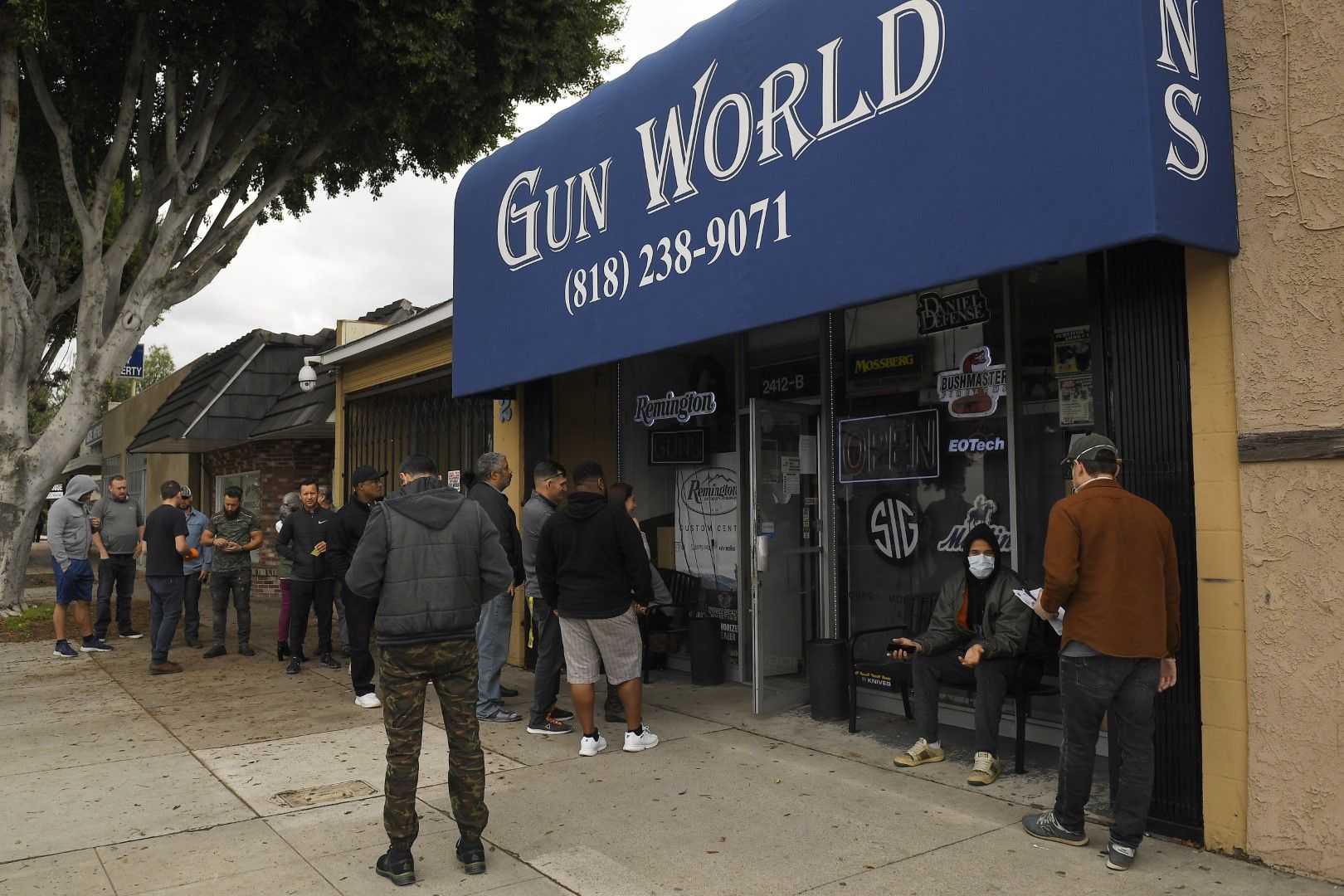Магазин за оръжия и муниции в Бърбанк, Калифорния