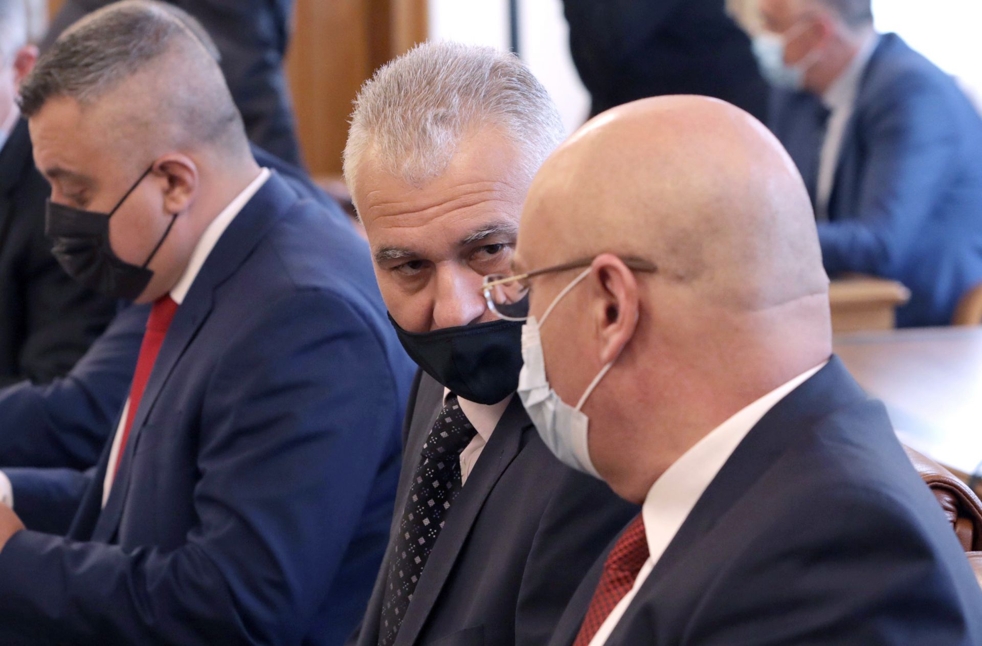 Председателят на ДАНС Пламен Тончев (в средата)