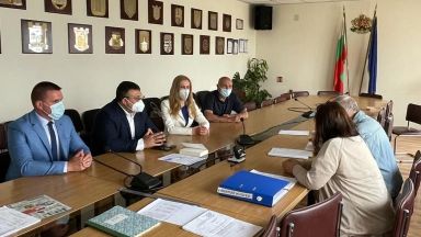 ГЕРБ регистрира листите си в Районните избирателни комисии които са