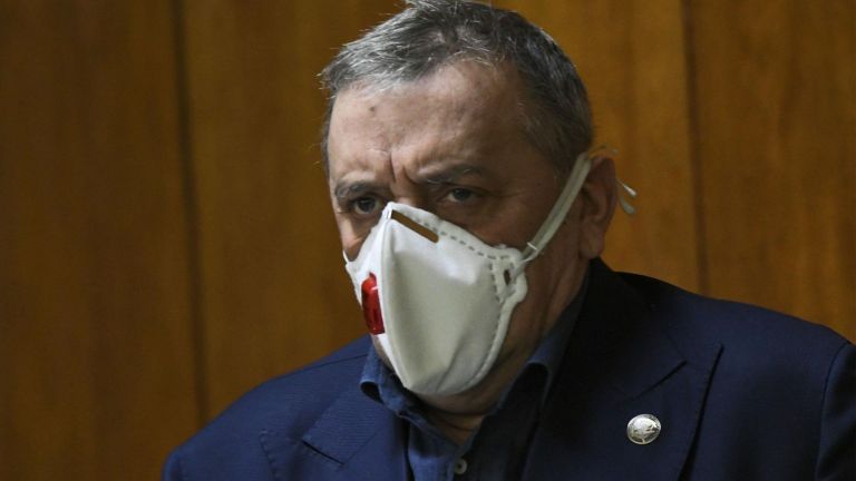 Новият щам на коронавируса - Омикрон у нас ще влезе